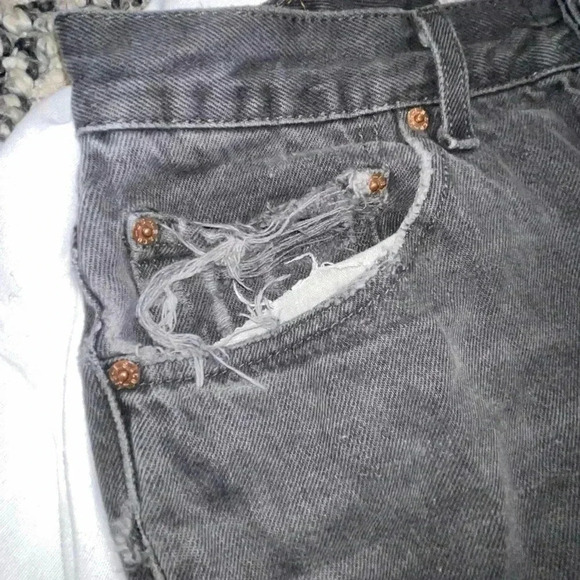 Distressed Black Levi’s Size W33 L32​ - Picture 3 of 9